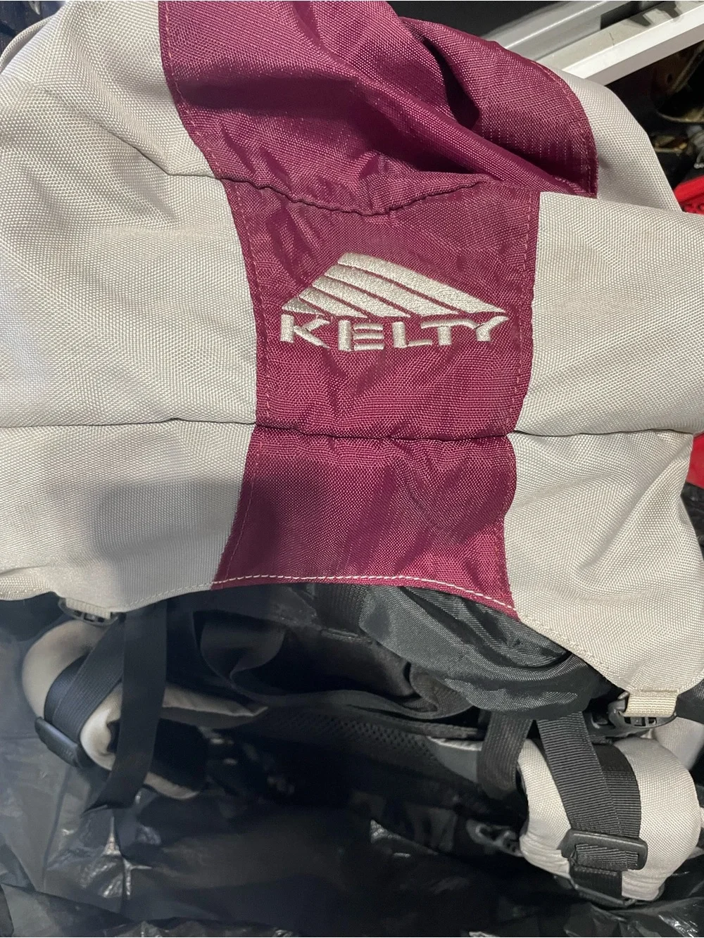Kelty Redcloud 5000 Women’s internal frame hiking backpack